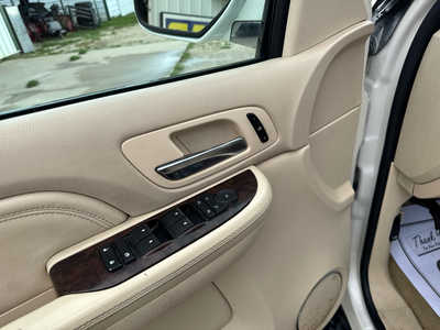 2007 Cadillac Escalade EXT, $4900. Photo 7