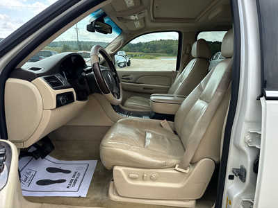 2007 Cadillac Escalade EXT, $4900. Photo 8