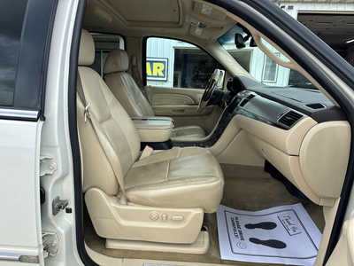 2007 Cadillac Escalade EXT, $4900. Photo 9