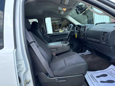 2011 Chevrolet 1500 Crew Cab, $9900. Photo 8