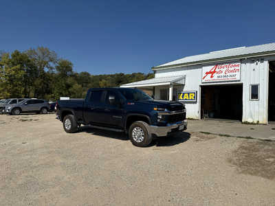 2022 Chevrolet 2500 Crew Cab, $34900. Photo 2