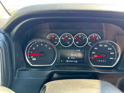 2022 Chevrolet 2500 Crew Cab, $34900. Photo 3
