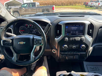 2022 Chevrolet 2500 Crew Cab, $34900. Photo 4