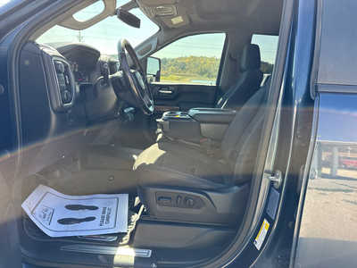 2022 Chevrolet 2500 Crew Cab, $34900. Photo 8