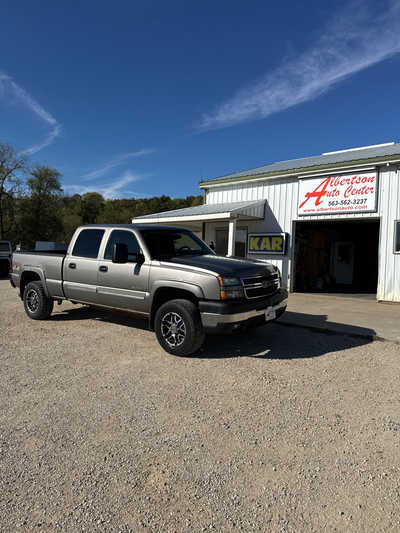 2006 Chevrolet 2500 Crew Cab, $10900. Photo 2