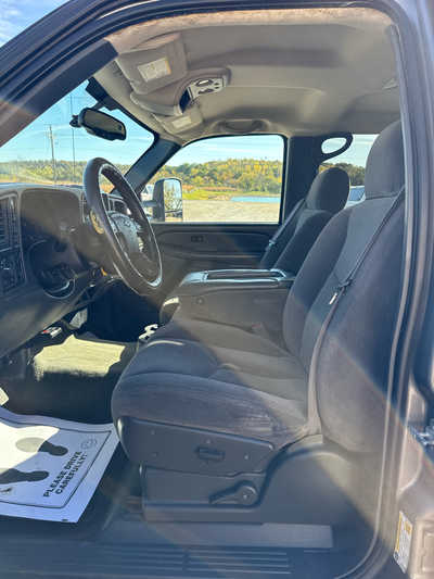 2006 Chevrolet 2500 Crew Cab, $10900. Photo 6