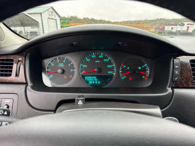 2013 Chevrolet Impala, $3900. Photo 3