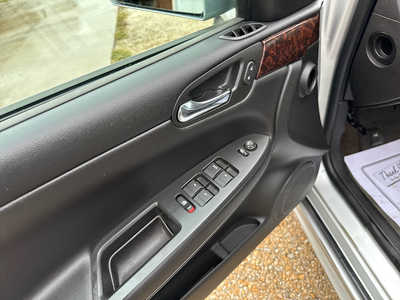 2013 Chevrolet Impala, $3900. Photo 5