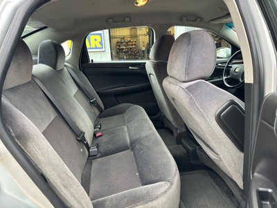 2013 Chevrolet Impala, $3900. Photo 8