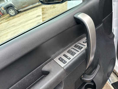 2013 GMC Sierra 1500, $13900. Photo 5
