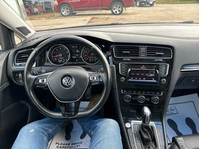 2015 Volkswagen Golf, $9900. Photo 4