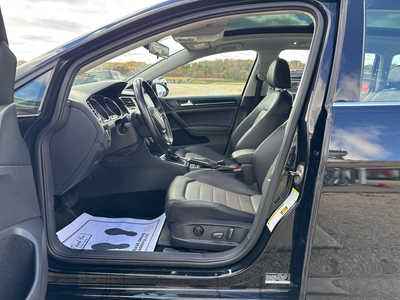 2015 Volkswagen Golf, $9900. Photo 9