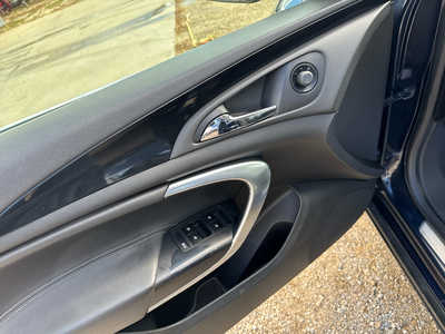 2011 Buick Regal, $5500. Photo 5