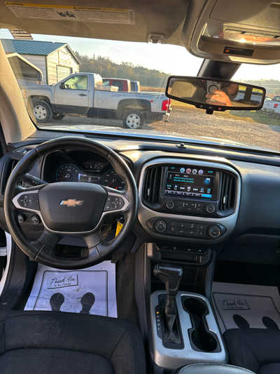 2017 Chevrolet Colorado Crew Cab, $18900. Photo 4