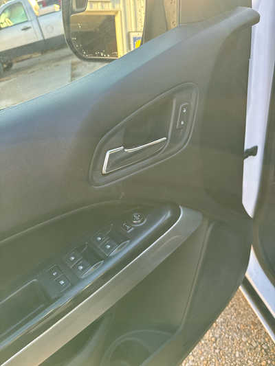 2017 Chevrolet Colorado Crew Cab, $18900. Photo 5