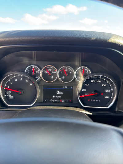 2021 Chevrolet 1500 Crew Cab, $23900. Photo 3