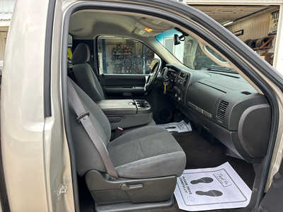 2008 Chevrolet 1500 Reg Cab, $6500. Photo 7