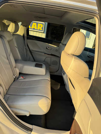 2010 Toyota Venza, $5900. Photo 10