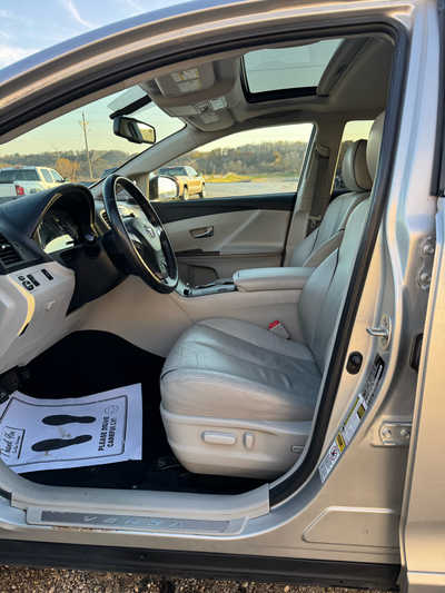 2010 Toyota Venza photo 2