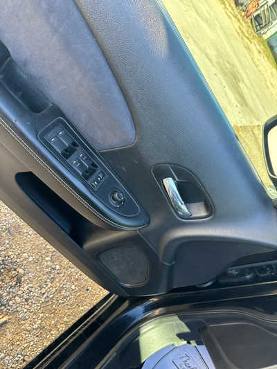 2011 Chrysler 200, $5500. Photo 5