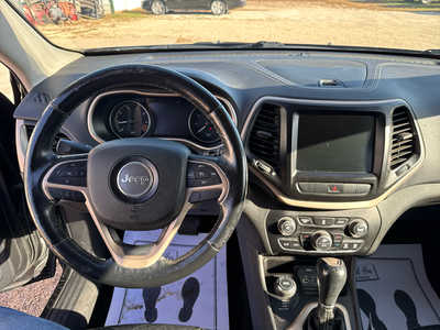 2014 Jeep Cherokee, $6500. Photo 4
