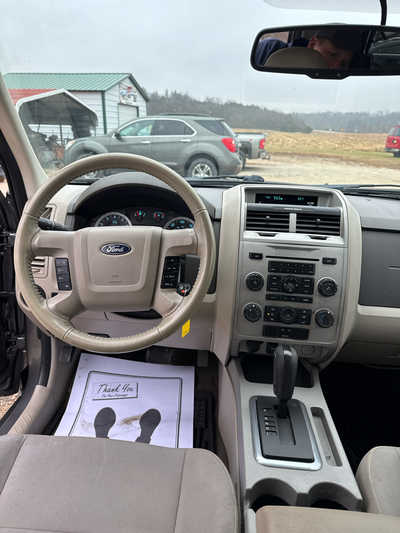 2011 Ford Escape, $3250. Photo 4