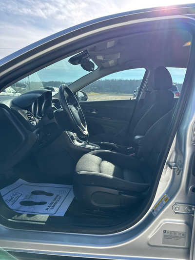 2012 Chevrolet Cruze, $4900. Photo 6