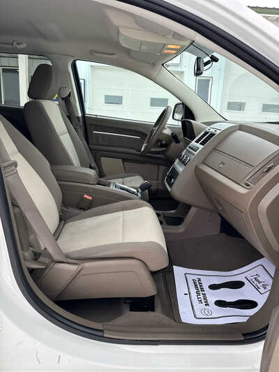 2009 Dodge Journey, $2900. Photo 7