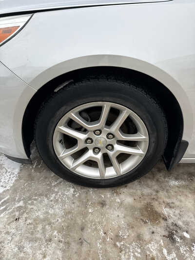 2013 Chevrolet Malibu, $7000. Photo 12