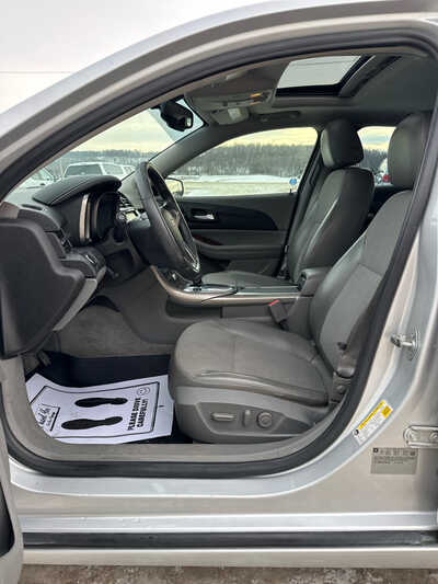 2013 Chevrolet Malibu, $7000. Photo 7