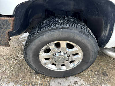 2011 Chevrolet 3500 Crew Cab, $9900. Photo 12