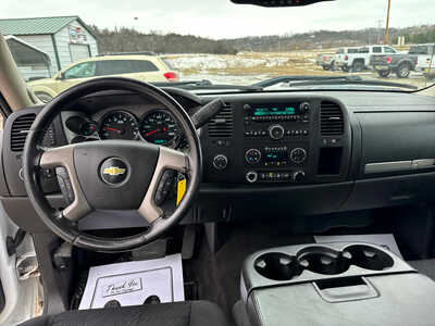 2011 Chevrolet 3500 Crew Cab, $9900. Photo 4