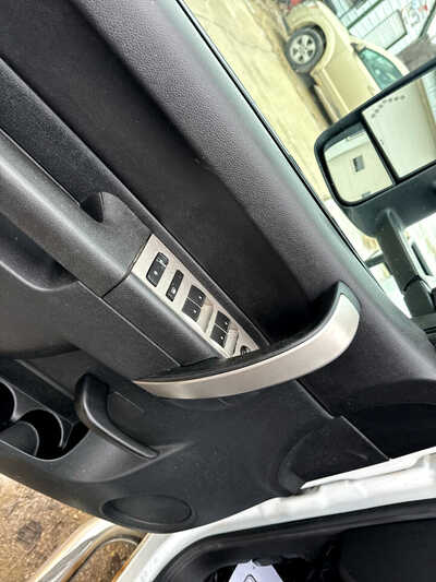 2011 Chevrolet 3500 Crew Cab, $9900. Photo 5