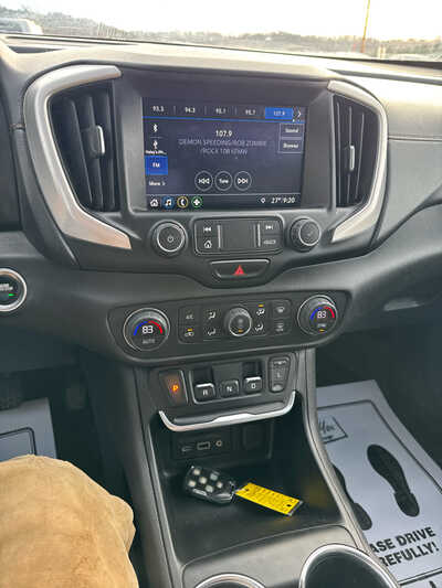 2019 GMC Terrain, $11900. Photo 4