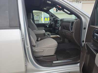 2021 Chevrolet 2500 Crew Cab, $29500. Photo 4