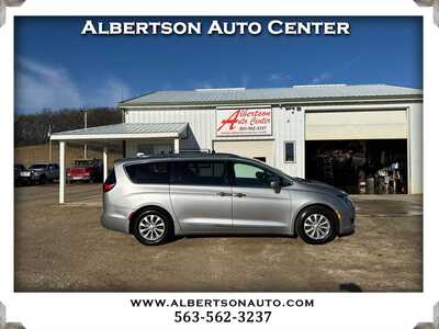 2018 Chrysler Pacifica, $8500. Photo 1