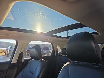 2018 Ford Edge, $10900. Photo 12