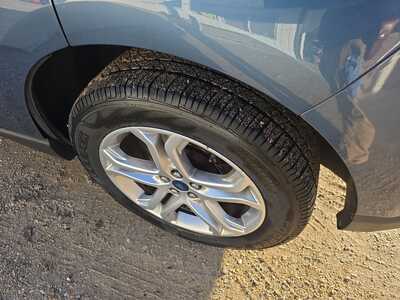 2018 Ford Edge, $10900. Photo 7