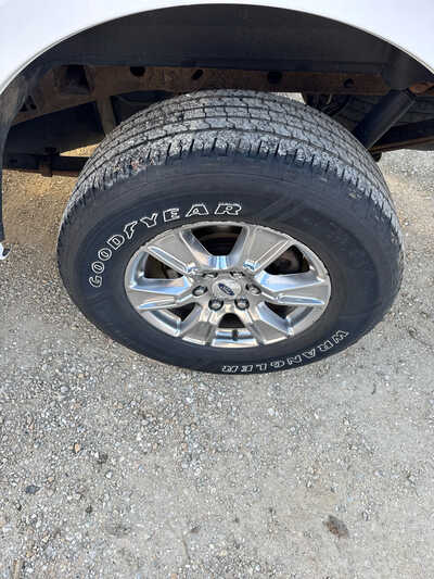 2015 Ford F150 Crew Cab, $9900. Photo 12