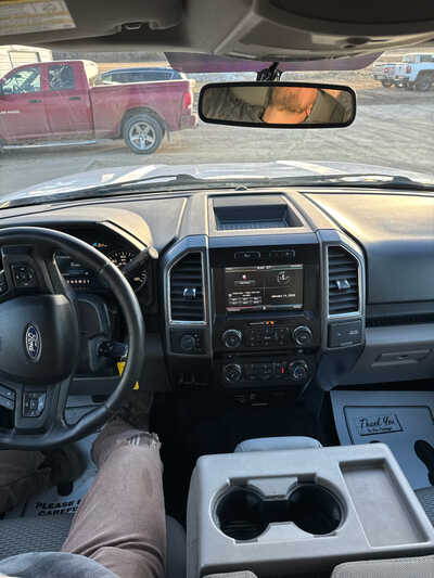 2015 Ford F150 Crew Cab, $9900. Photo 4