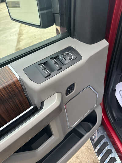 2015 Ford F150 Crew Cab, $13900. Photo 5