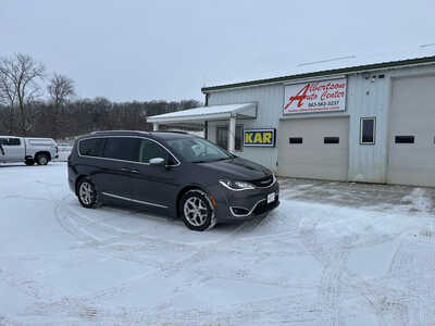 2017 Chrysler Pacifica, $7900. Photo 2
