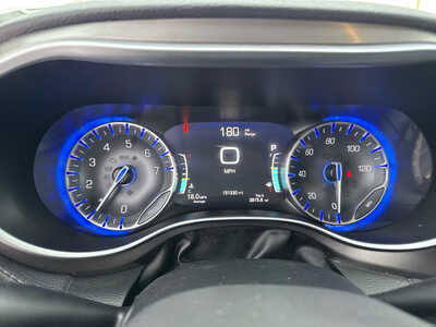 2017 Chrysler Pacifica, $7900. Photo 3