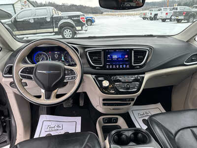 2017 Chrysler Pacifica, $7900. Photo 6