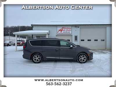 2017 Chrysler Pacifica, $7900. Photo 1
