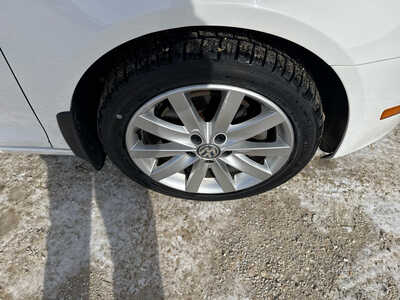 2013 Volkswagen Jetta, $9500. Photo 10