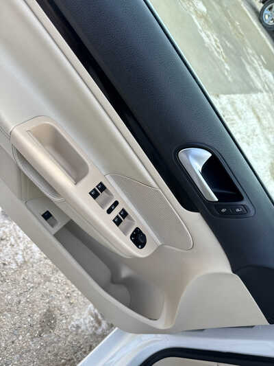 2013 Volkswagen Jetta, $9500. Photo 5