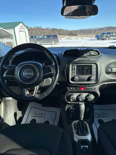 2016 Jeep Renegade, $9500. Photo 4
