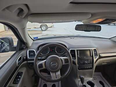 2013 Jeep Grand Cherokee, $6900. Photo 2