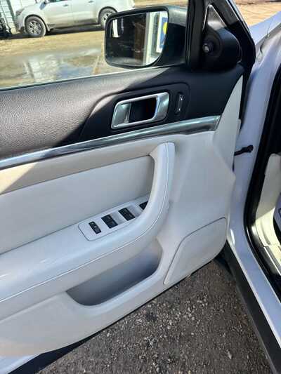 2011 Lincoln MKS, $3900. Photo 4